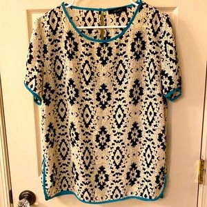XL Eclair Blouse w/ Aztec Pattern & Turquoise Trim